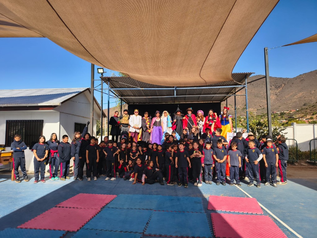 Comunidad educativa reunida